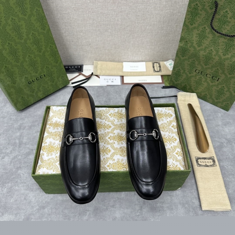 G*u*i leather shoes